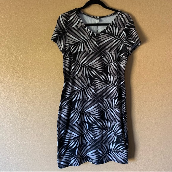 Old Navy Black & Gray Tropical Palm V-Neck T-Shirt Dress - Medium - Picture 2 of 8
